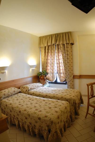 Hotel Pace San Giovanni Rotondo Pokoj fotografie